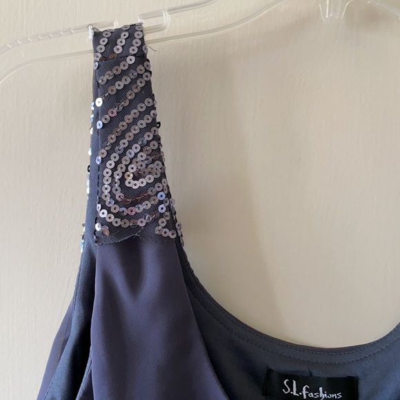 Dress - Picture 3 of 6